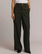 Load image into Gallery viewer, Kelly Traveler's Twill Pant
