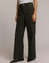 Load image into Gallery viewer, Kelly Traveler's Twill Pant