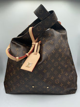 Load image into Gallery viewer, Louis Vuitton Monogram Atlantis GM