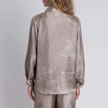 Load image into Gallery viewer, The Glass Swan Silk Oxford Shirt