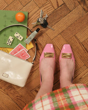 Load image into Gallery viewer, Midge Flat Crinkled Patent Leather Pink