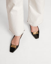 Load image into Gallery viewer, Midge Flat Crinkled Patent Leather Black