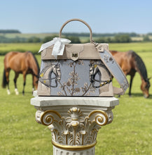 Load image into Gallery viewer, Marquise Paris Recontre Équestre Top Handle Shoulder Bag Champagne Rose Suede