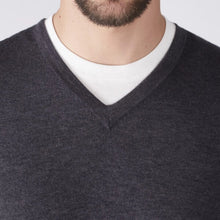 Load image into Gallery viewer, Donald V-neck Superfine