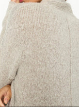 Load image into Gallery viewer, Thela Fringe Duster