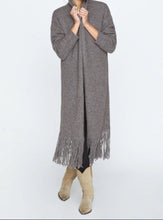 Load image into Gallery viewer, Thela Fringe Duster