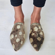 Load image into Gallery viewer, Amelia Brown &amp; Cream Polka Dot Slide
