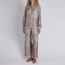 Load image into Gallery viewer, The Glass Swan Silk Oxford Shirt
