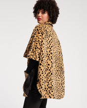 Load image into Gallery viewer, Nico Poncho Faux Fur Cheetah Print
