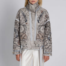 Load image into Gallery viewer, Zouyu, Cry The Deer Quilted Silk Reversible Jacket
