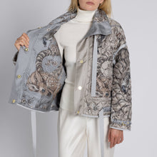 Load image into Gallery viewer, Zouyu, Cry The Deer Quilted Silk Reversible Jacket
