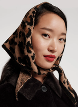 Load image into Gallery viewer, Triangle Leopard Scarf
