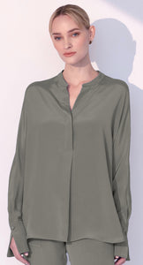 Armede Band-Collar Blouse in 100% Crepe de Chine